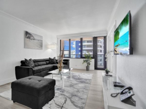 Ocean View Spacious Condo Beach Service 907